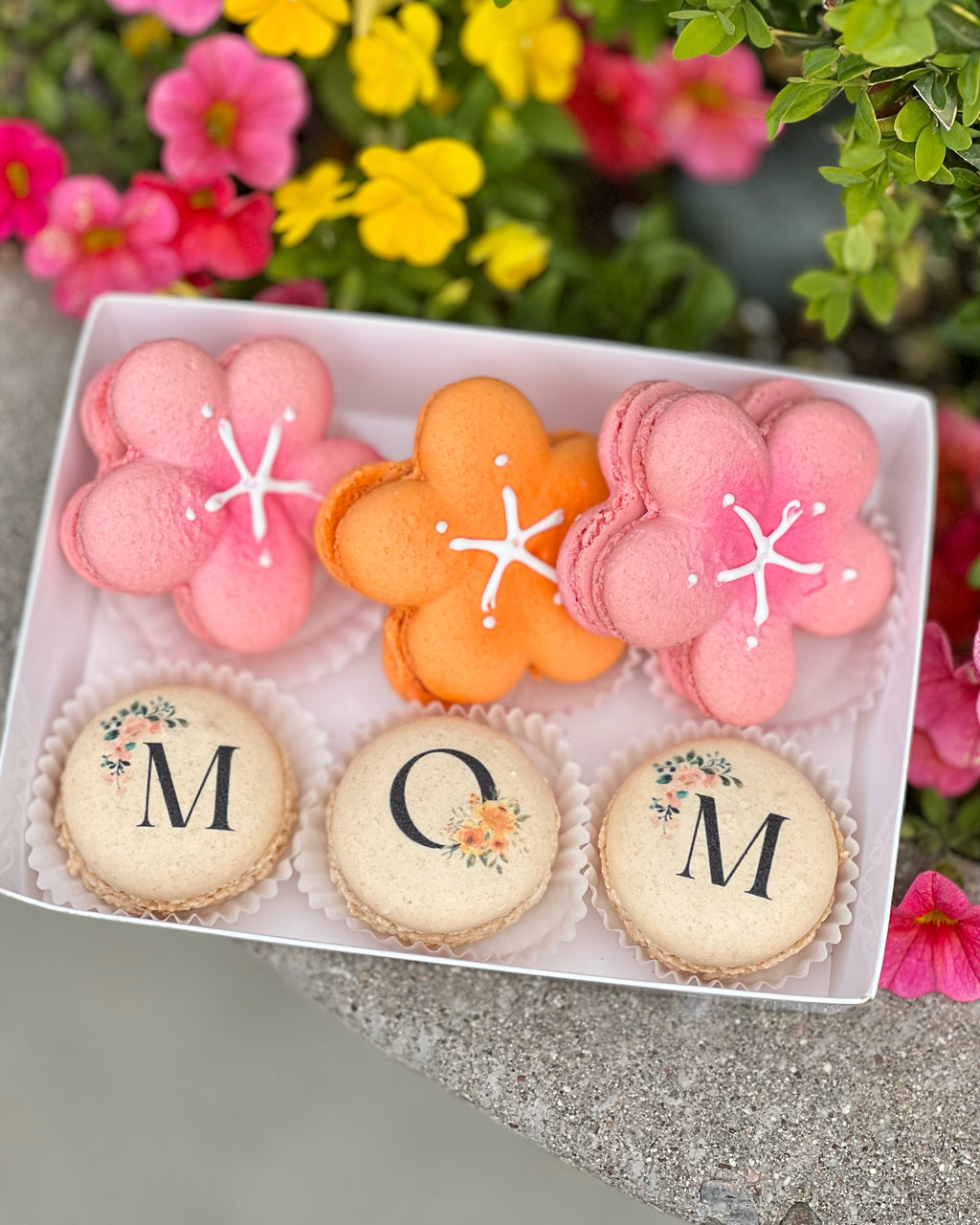 Mother’s Day Macaron Set Preorder