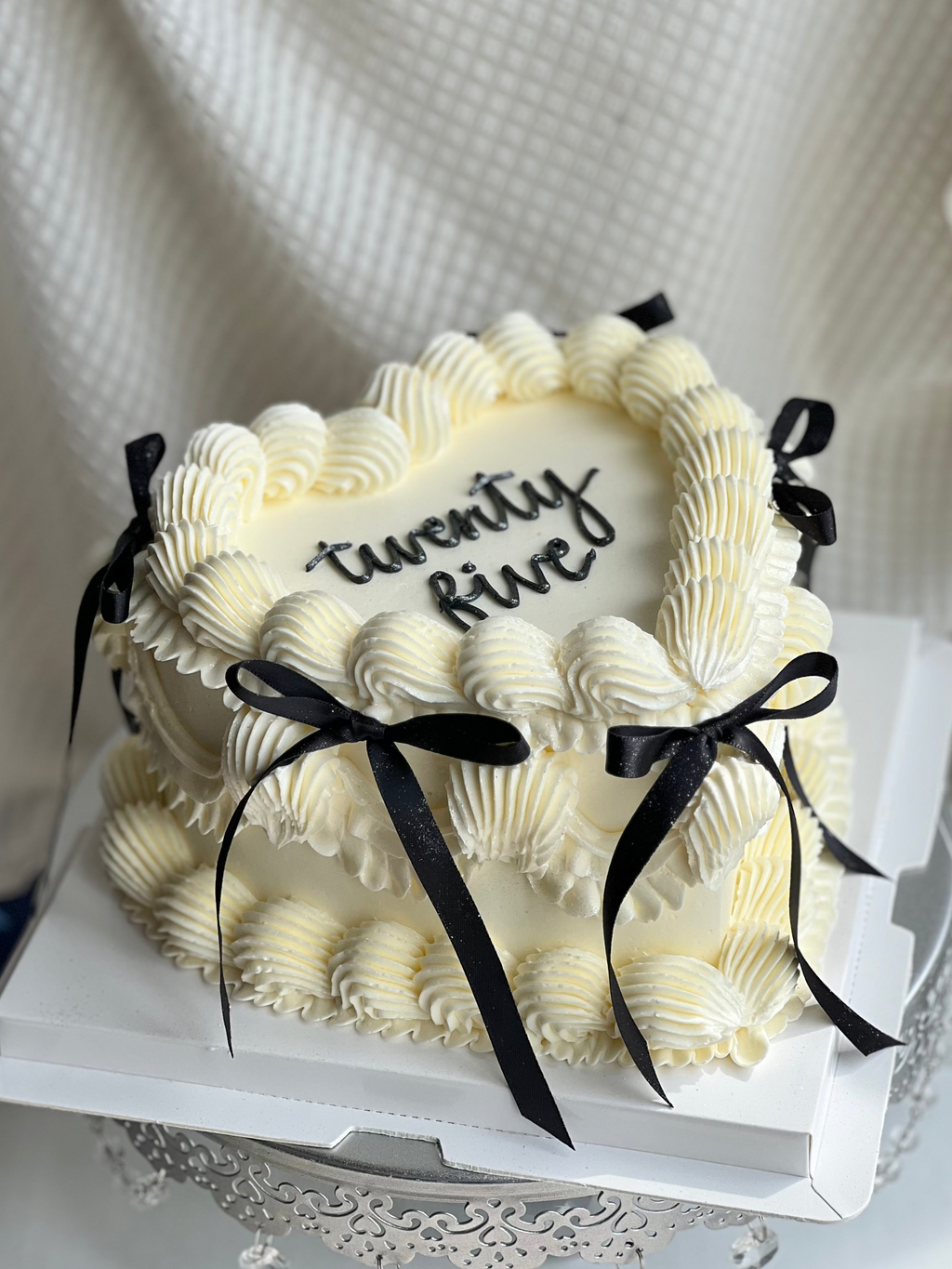 Vintage Heart Cake with Bows
