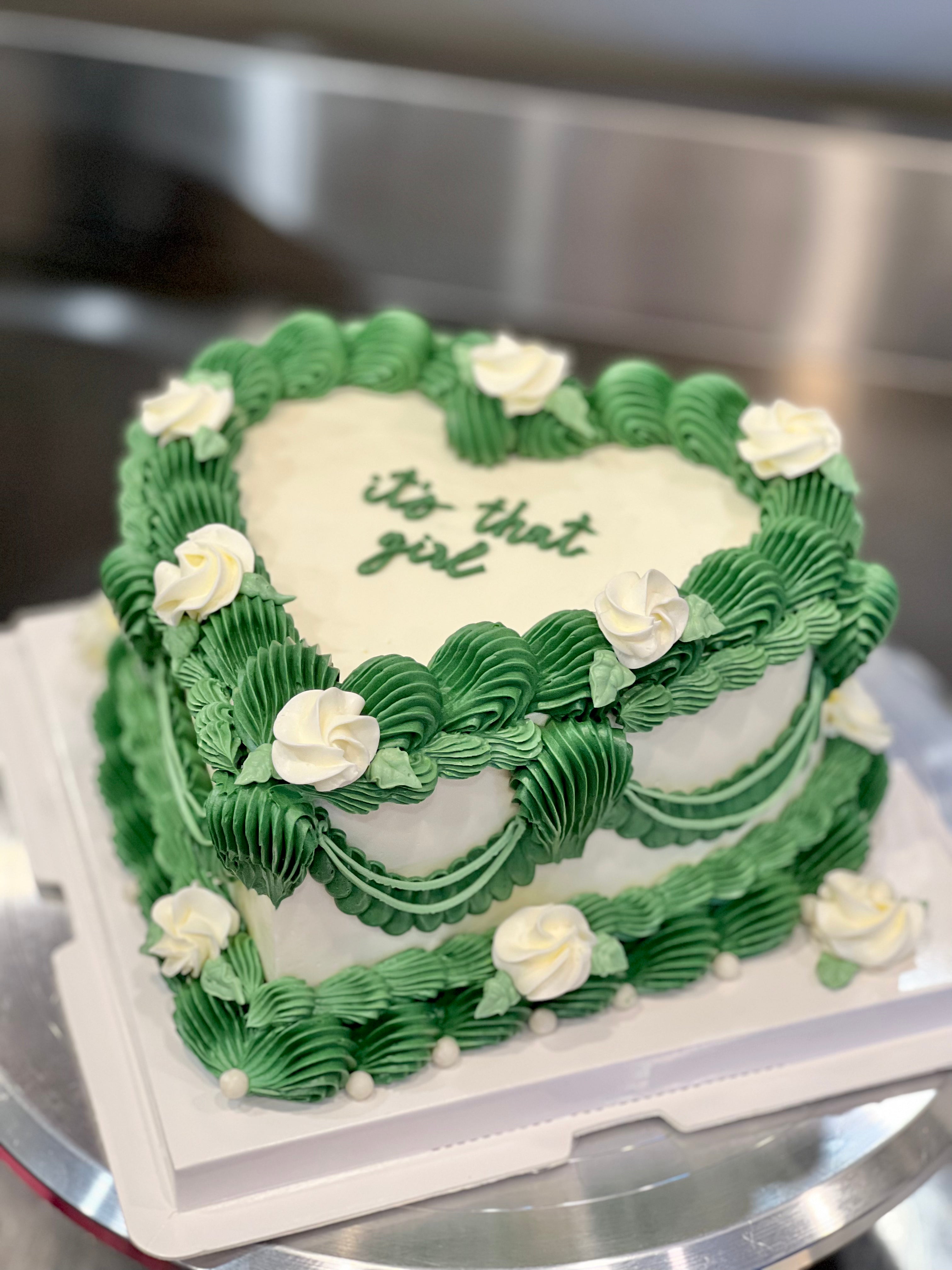 Green and floral vintage heart cake