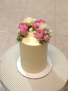 4" floral mini cake